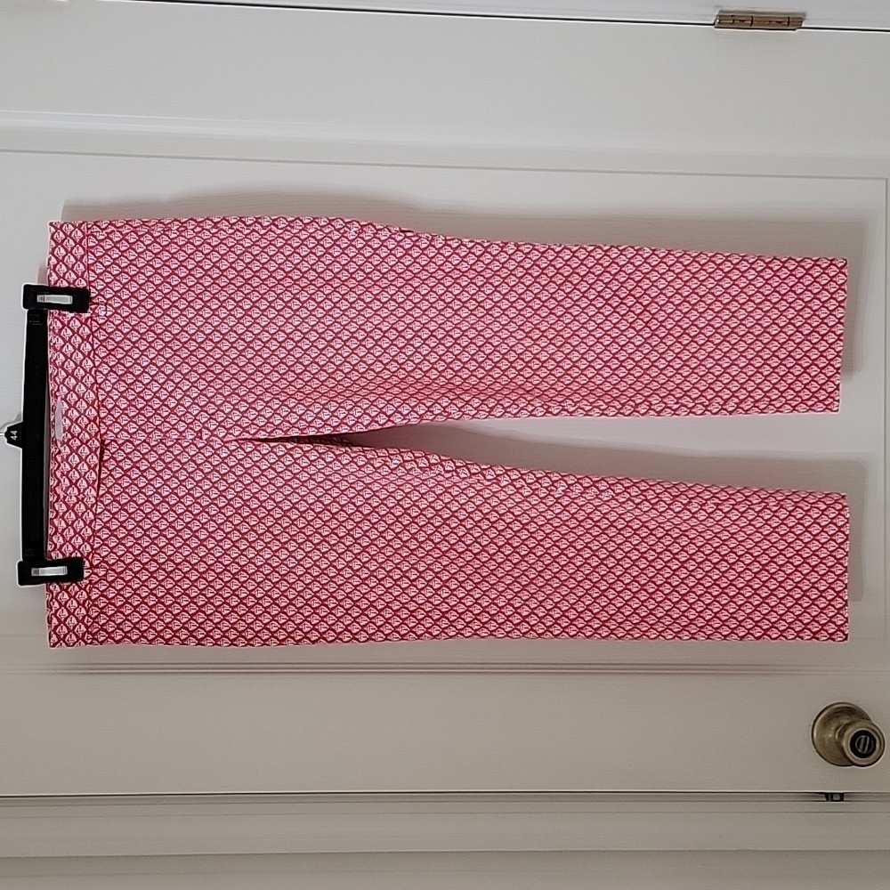 GAP Size 8P Pink with Blue & White Patterned Cropped Pant, Gently Used Condition